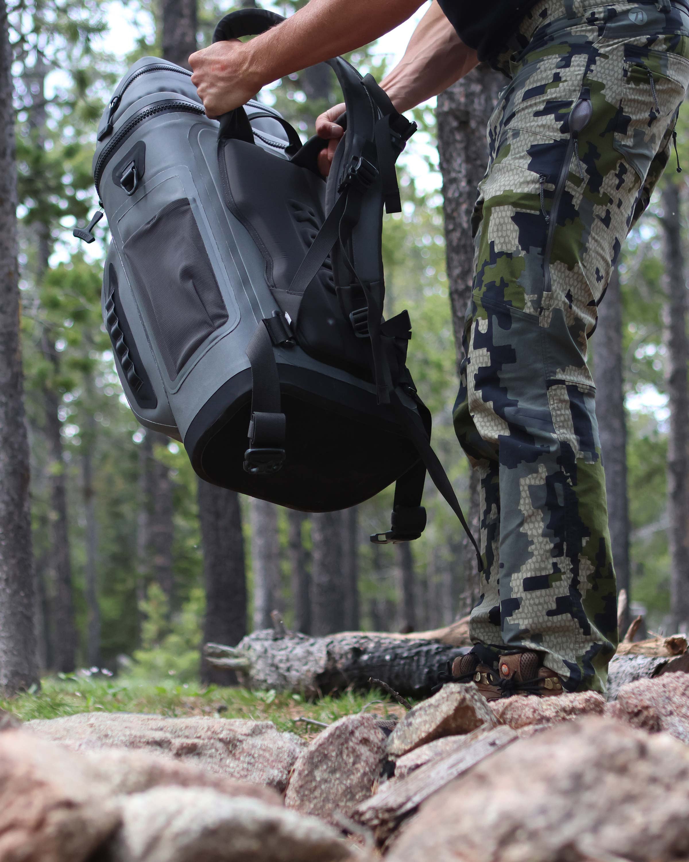 Kodiak 2000 Cooler Backpack | Stone - Image 9
